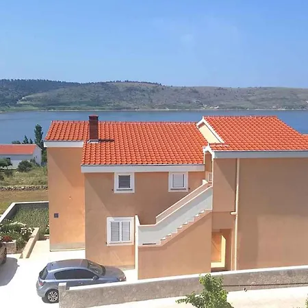 Apartment In Rtina - Zadar Riviera 8162 Apartman *